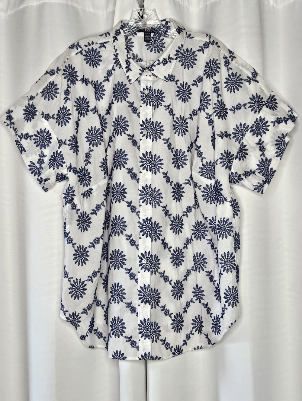Chaps women's button up shirt white with blue embroidered floral design size 2X